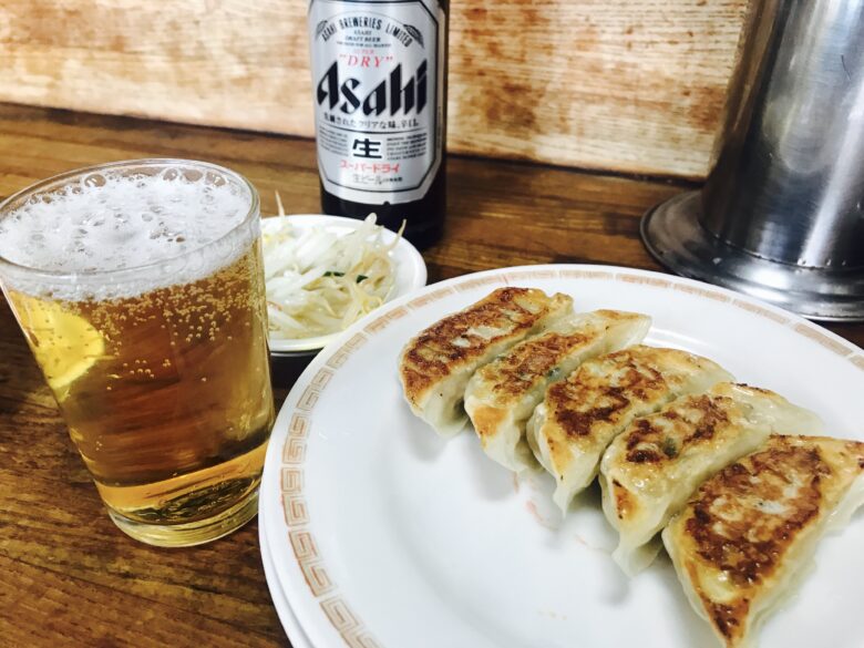 昼飲み 亀戸餃子でビールと餃子 都内で昼間からビールが飲めるオススメ店 東京リーマンライフ 東京で働くサラリーマンによるサラリーマンのためのポータルサイト